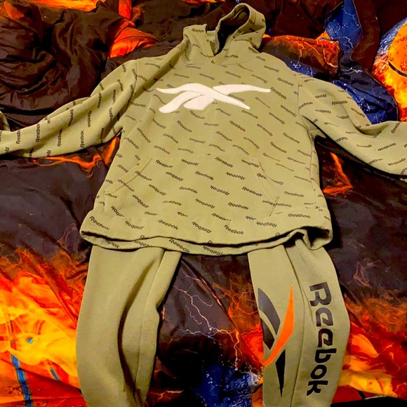 Reebok full sweat suit - Picture 1 of 1